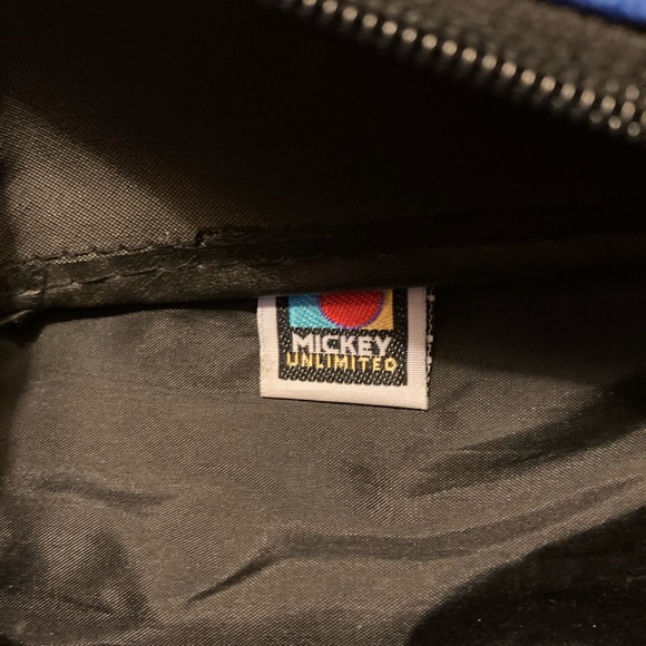 Magic Kingdom Walt Disney World fanny pack - Picture 7 of 7